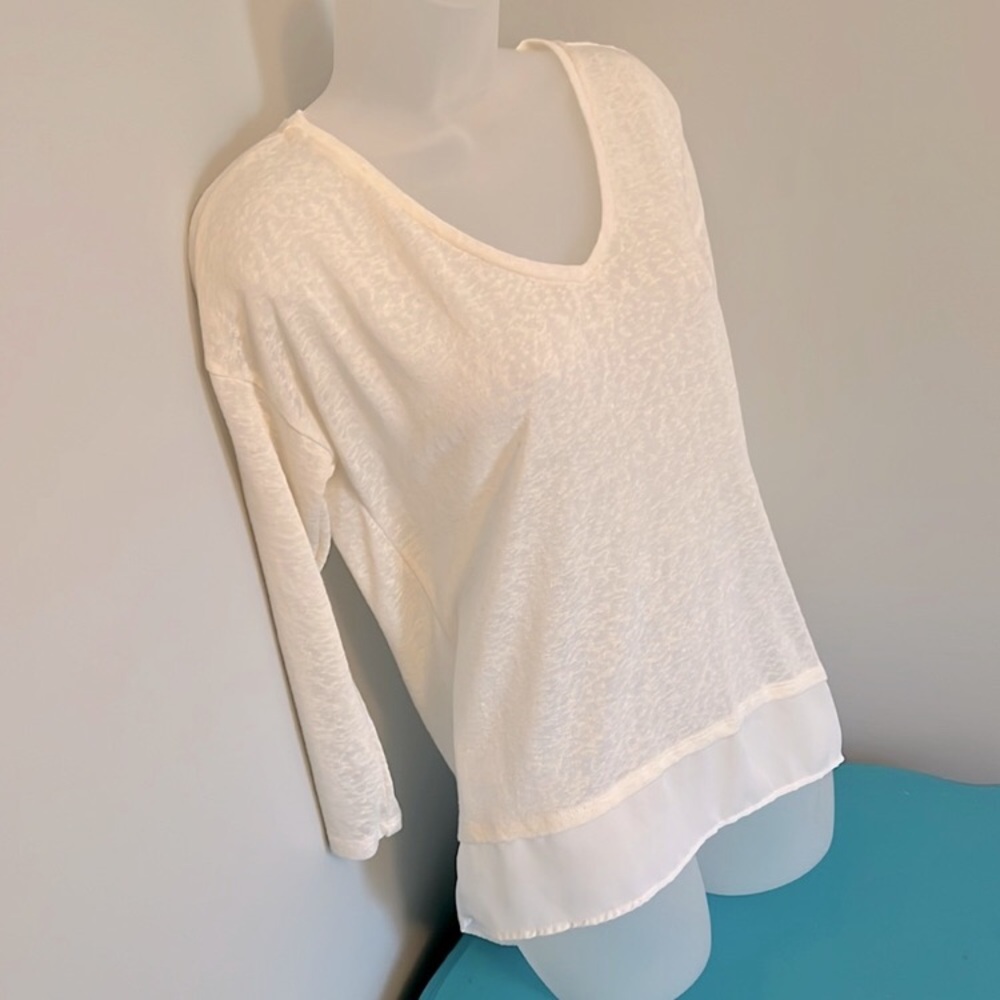 Women's Cream Lightweight Knit V-Neck Long Sleeve Top ❤️